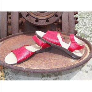 New Kids UGG Australia Cathrin Red Leather Sandals